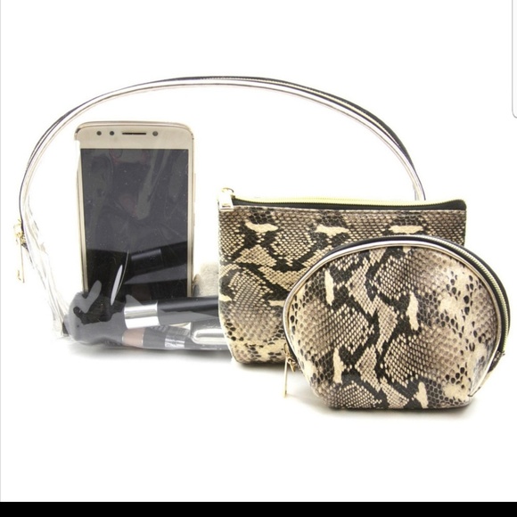 Handbags - ❤3 piece snake print travel buddies set!❤